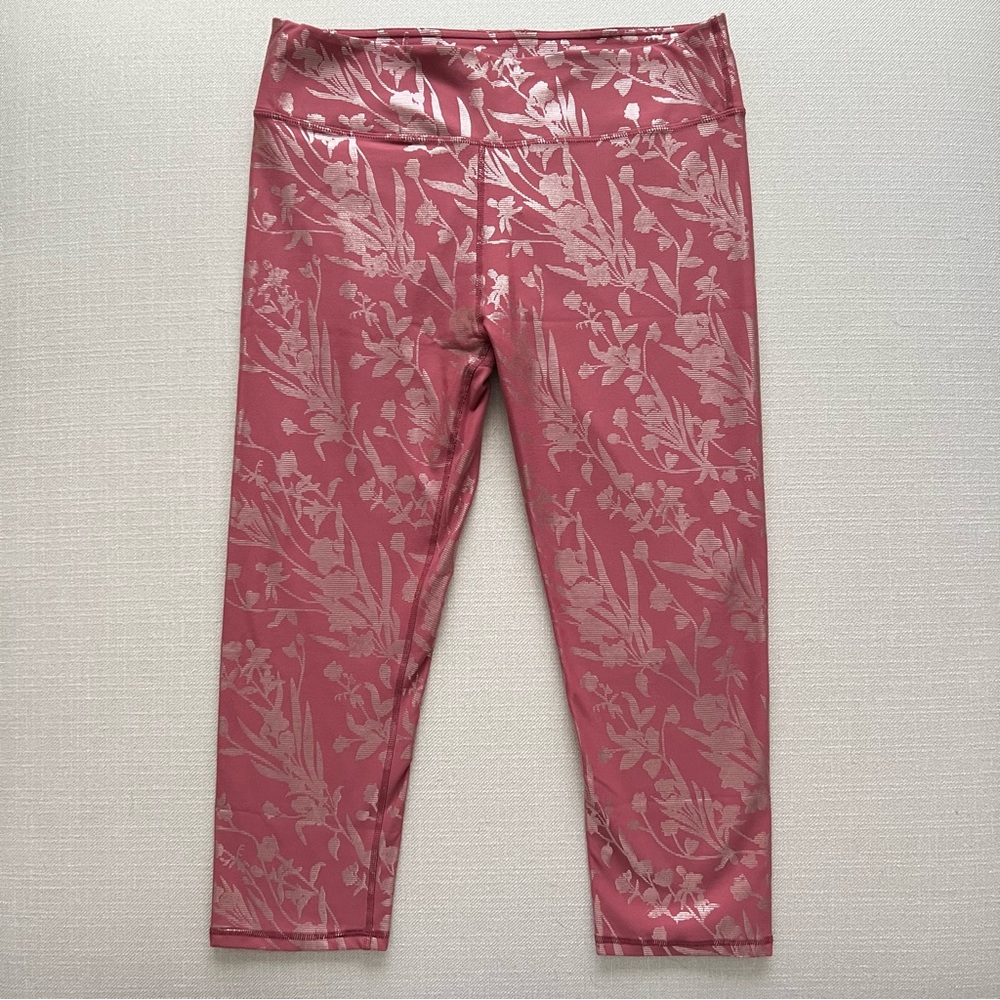 Fabletics Mid-Rise Rose Gold Floral Printed Capri Legging - Large